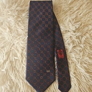 Gucci Vintage Navy Blue and Red Signature Pattern Men's 100% Silk Tie
